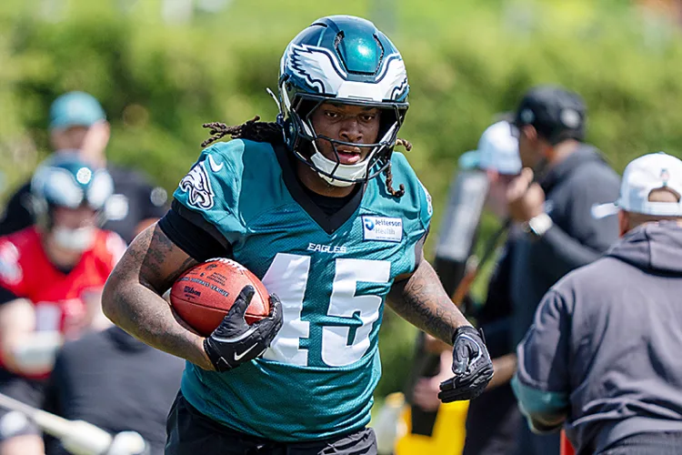 Tight end waived by Eagles headed to LSU